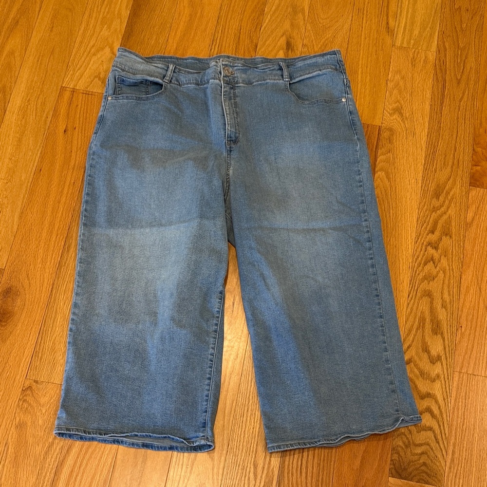 Blue Denim Capri Jeans